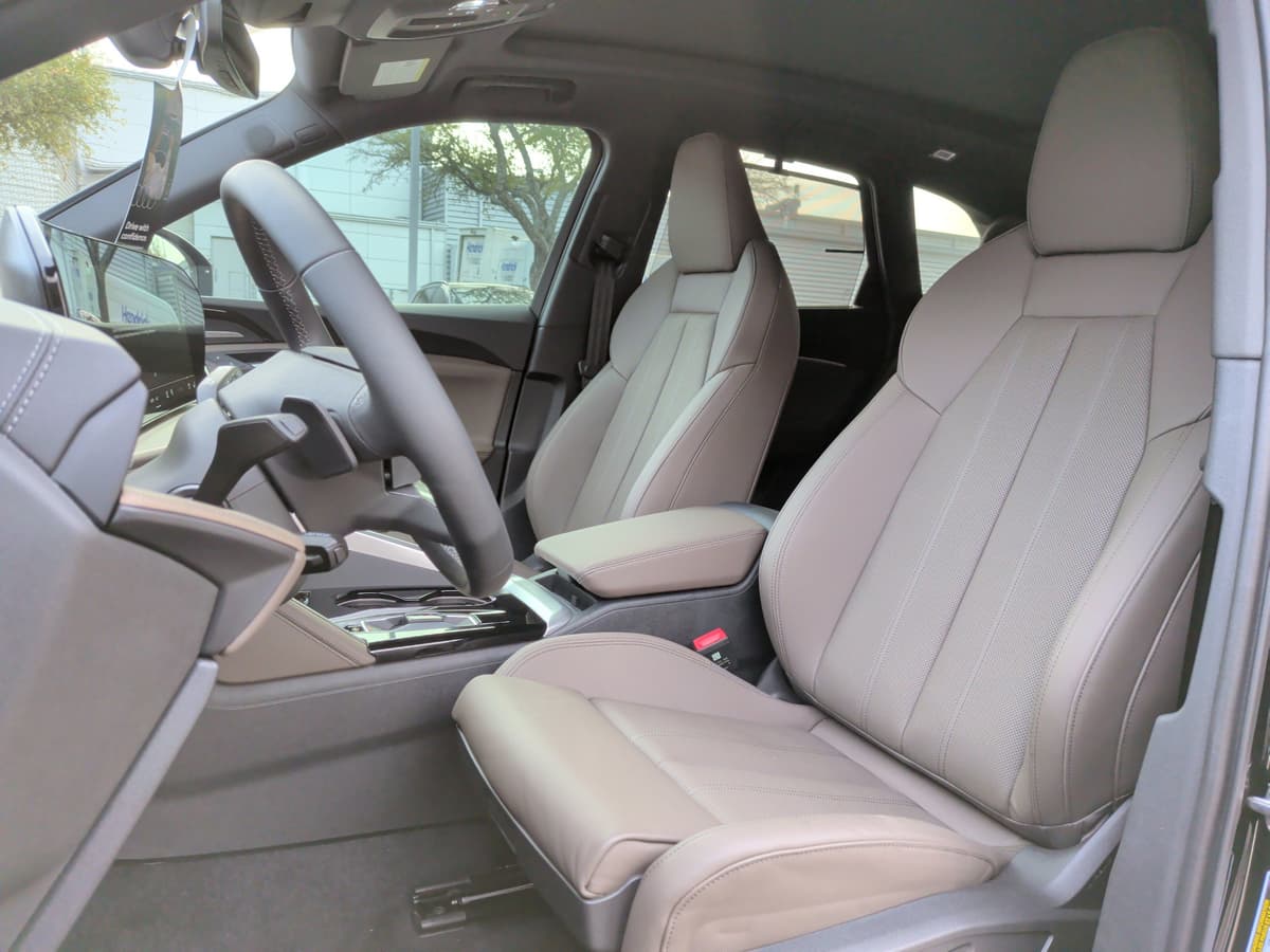 2025 Audi Q5 - Image 16