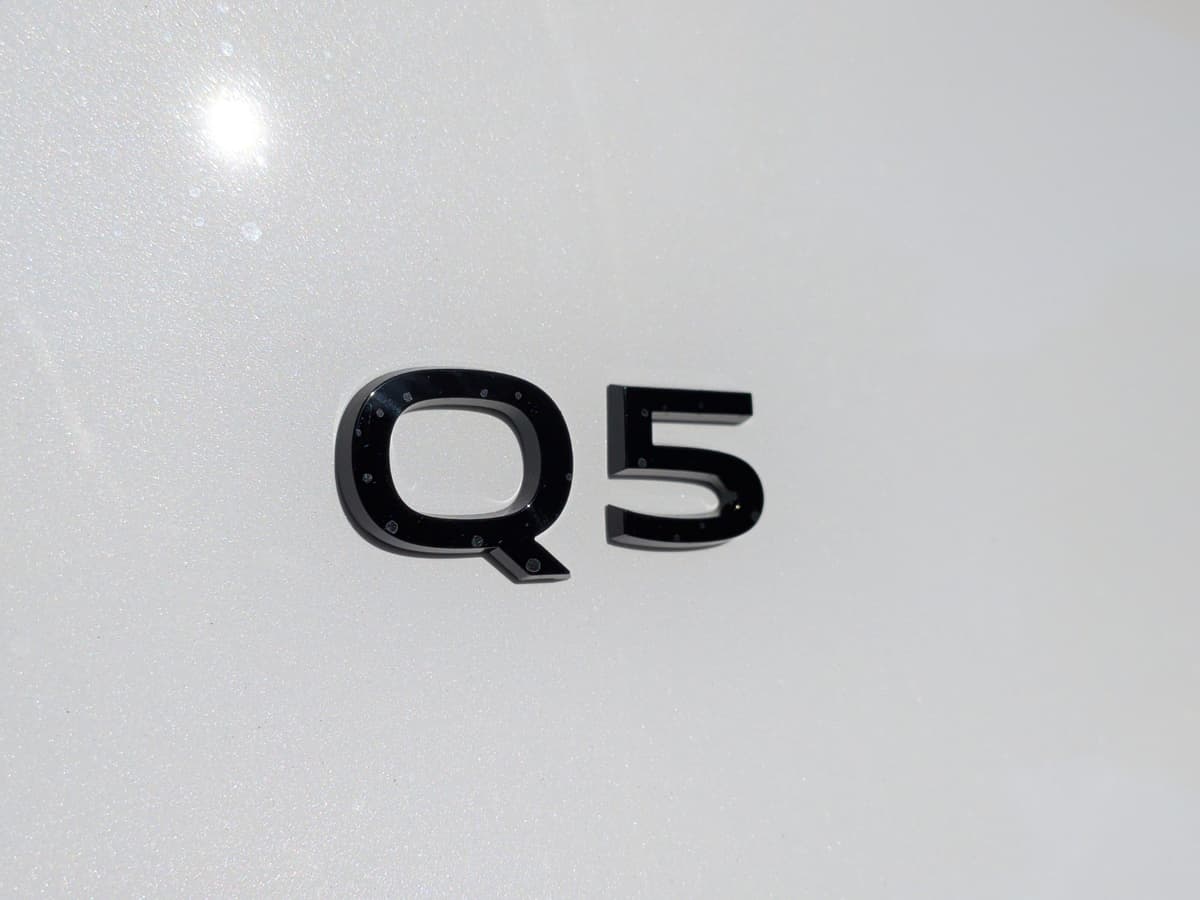 2025 Audi Q5 - Image 13