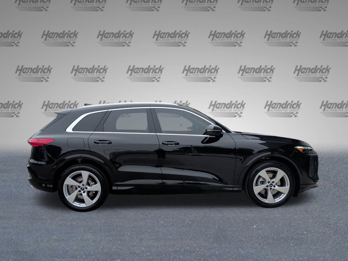 2025 Audi Q5 - Image 10