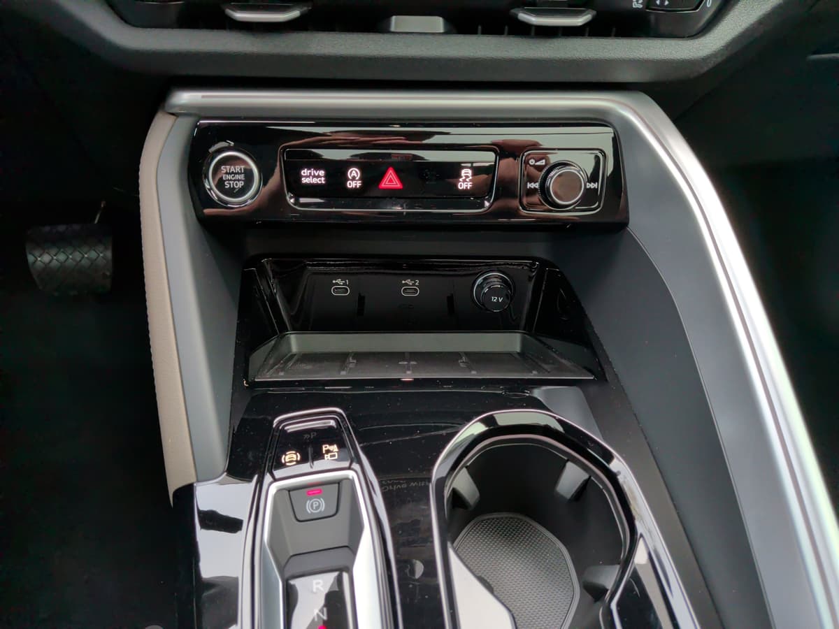 2025 Audi Q5 - Image 32