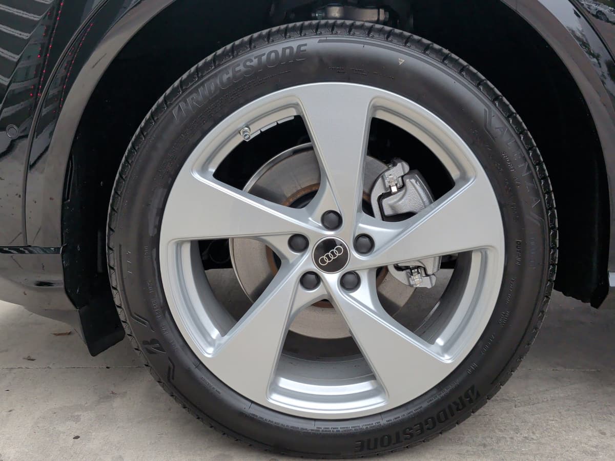 2025 Audi Q5 - Image 36