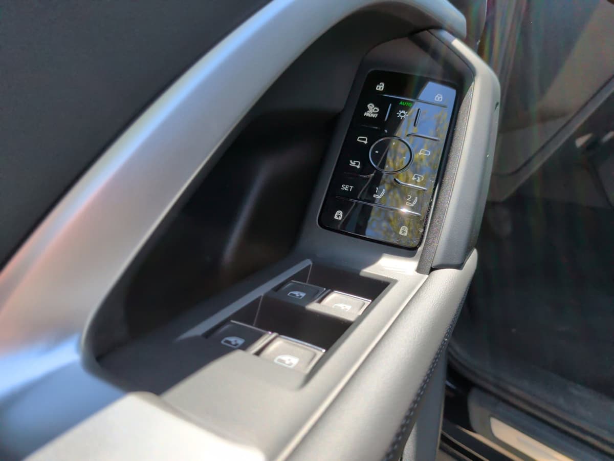 2025 Audi Q5 - Image 14