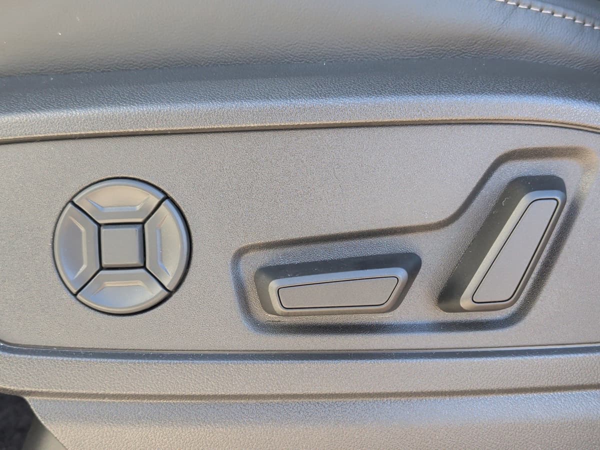 2025 Audi Q5 - Image 31