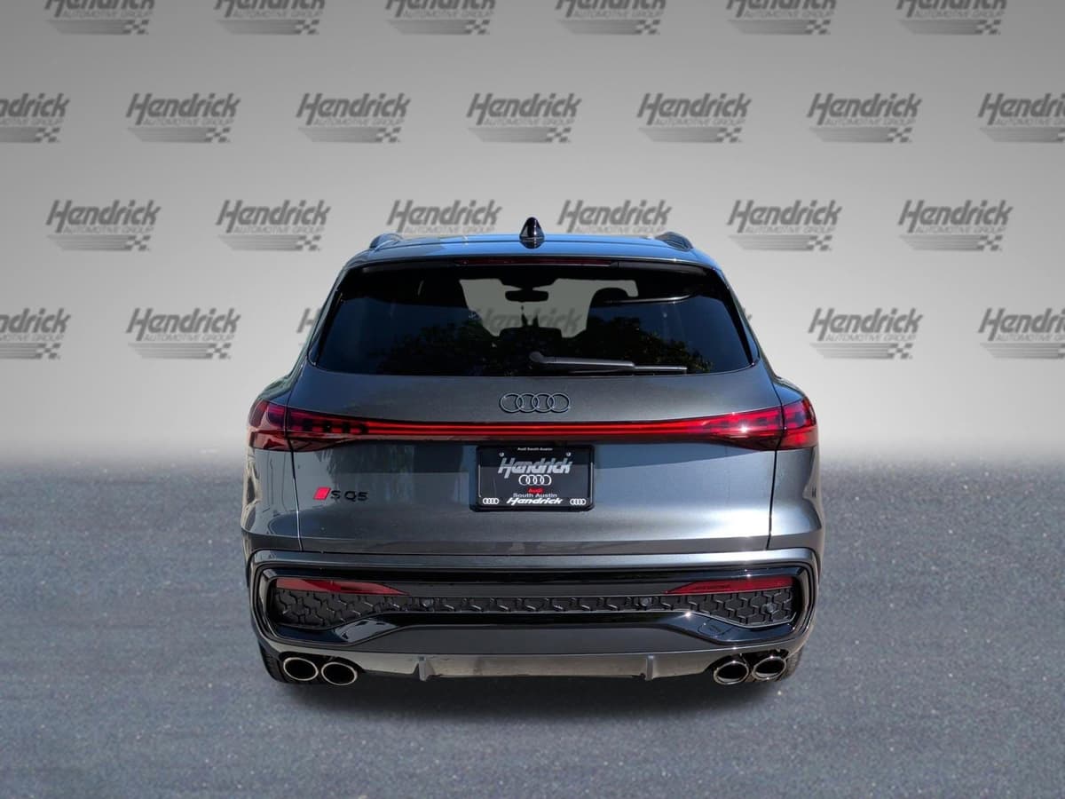 2025 Audi SQ5 - Image 8