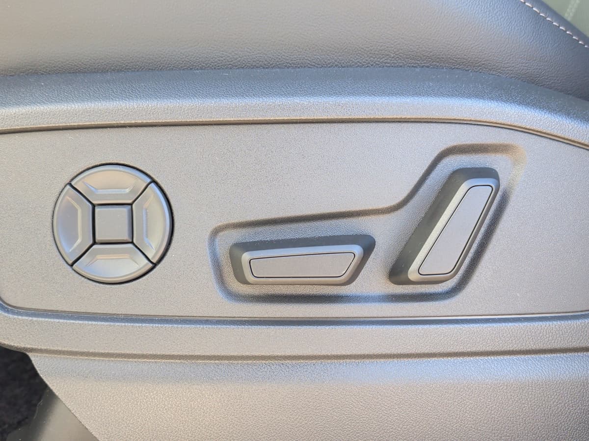 2025 Audi Q5 - Image 31