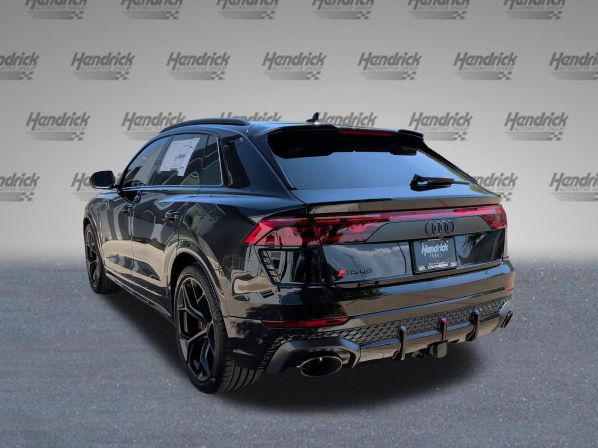 2026 Audi RS Q8 - Image 6