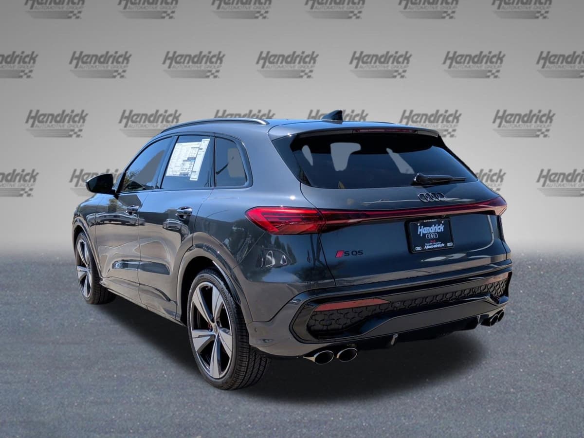 2025 Audi SQ5 - Image 7