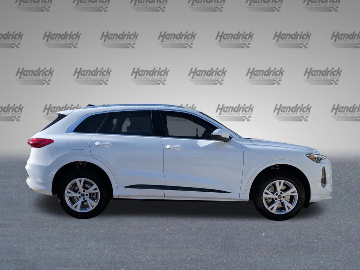 2025 Audi Q5 - Image 10