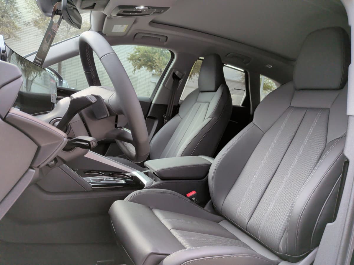 2025 Audi Q5 - Image 15