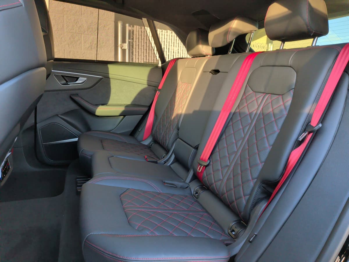 2026 Audi SQ8 - Image 33