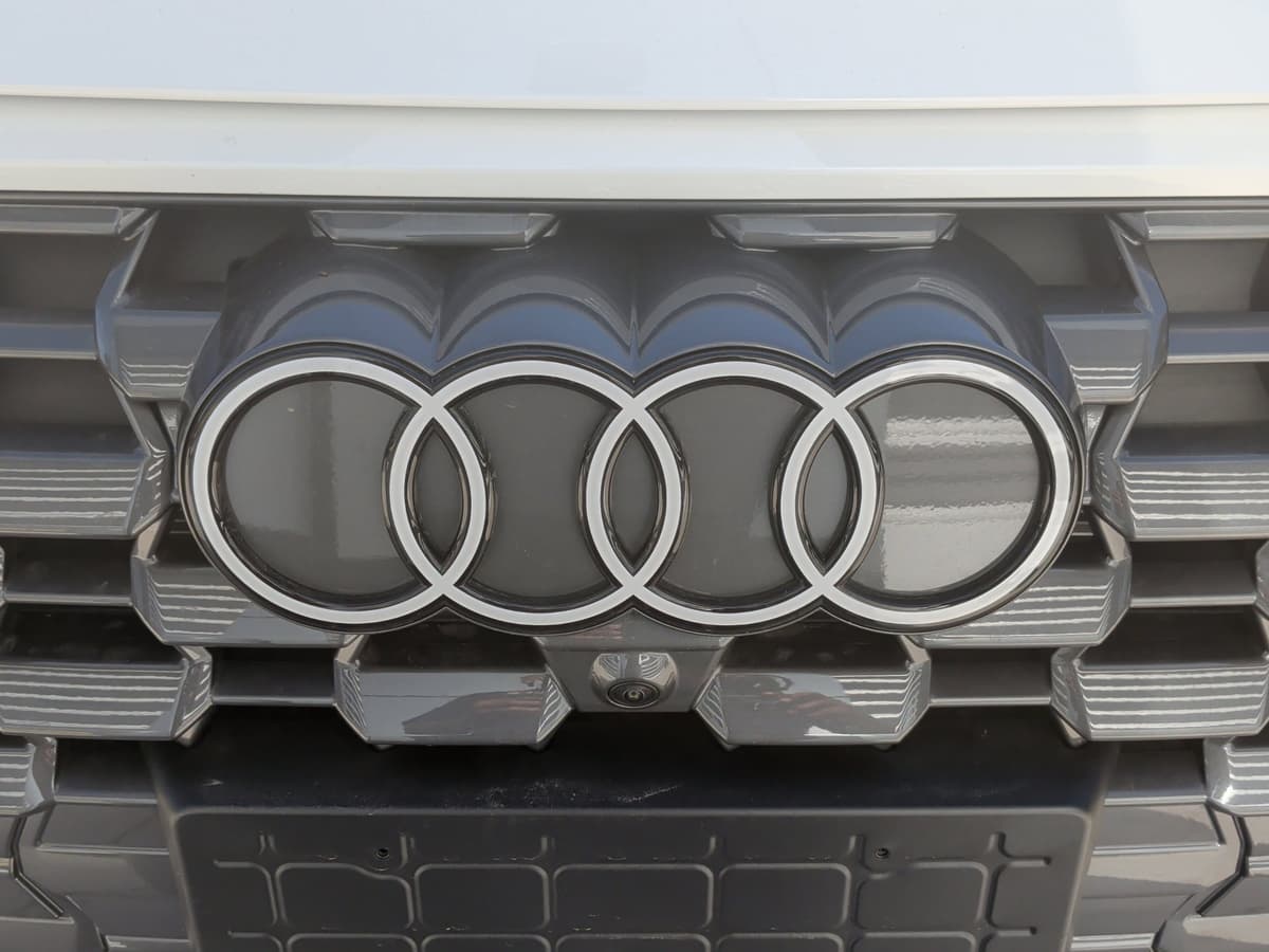 2025 Audi Q5 - Image 12