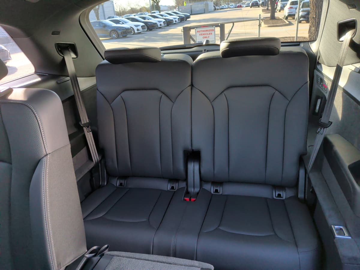 2026 Audi Q7 - Image 32