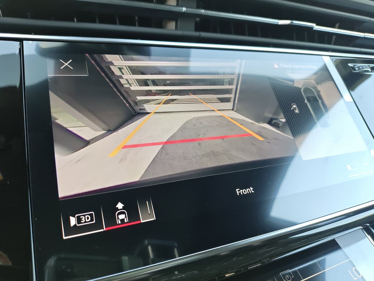 2025 Audi Q8 - Image 21