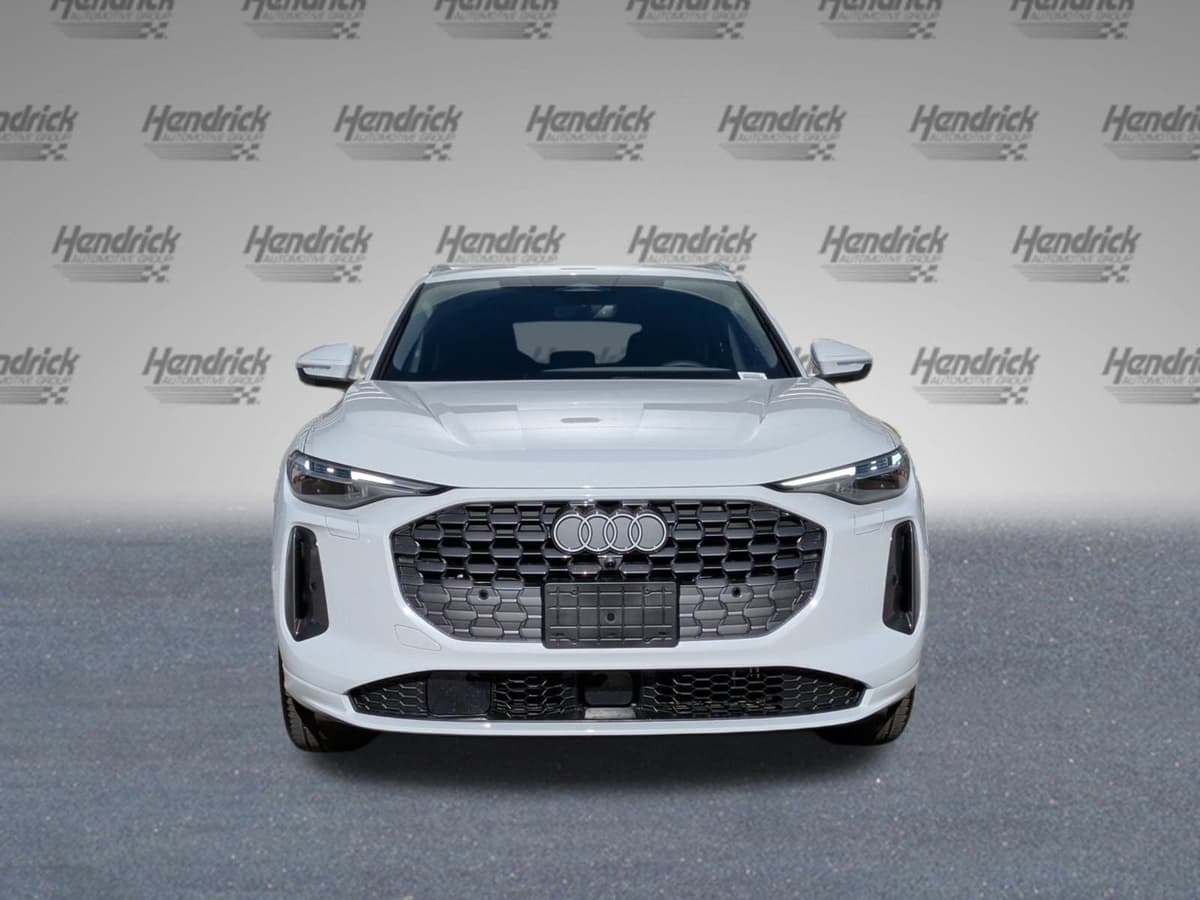 2025 Audi Q5 - Image 3