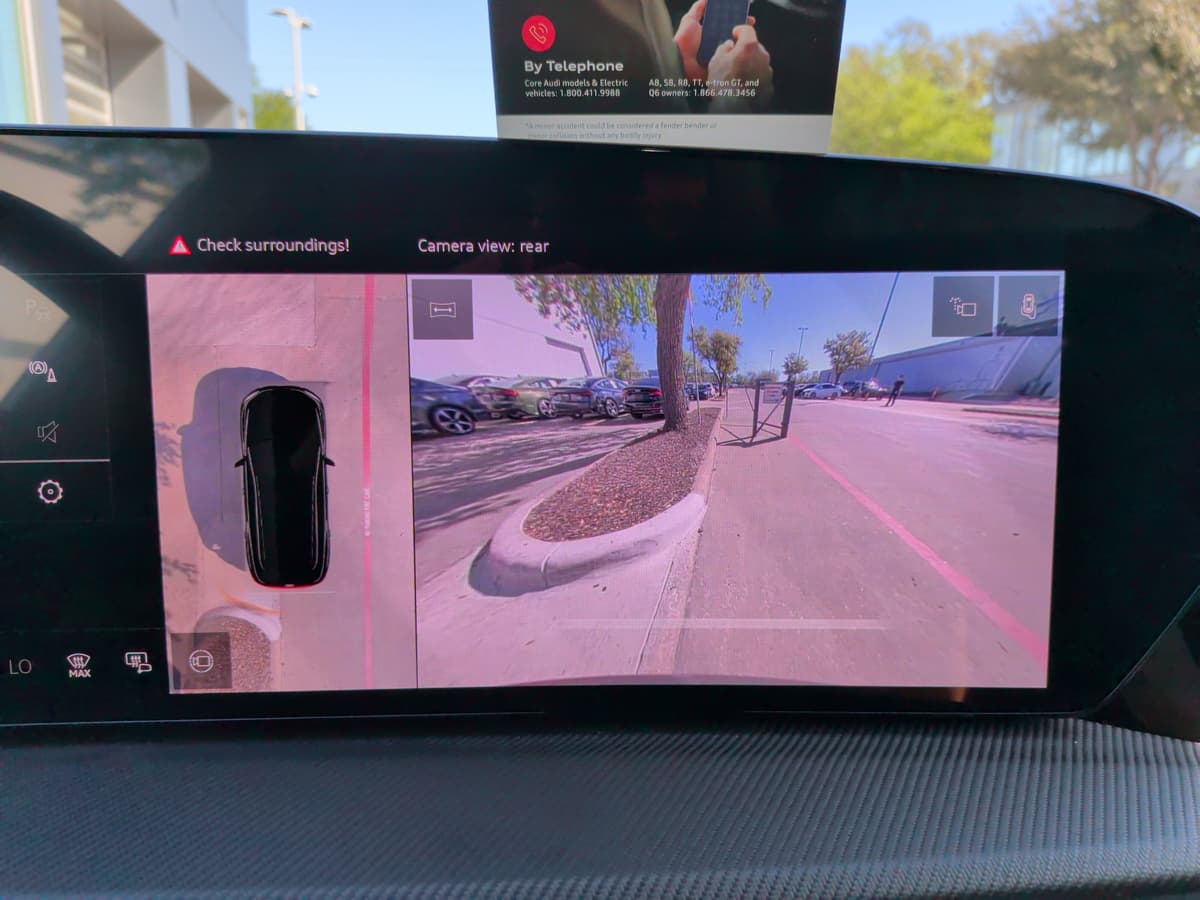 2025 Audi SQ5 - Image 28