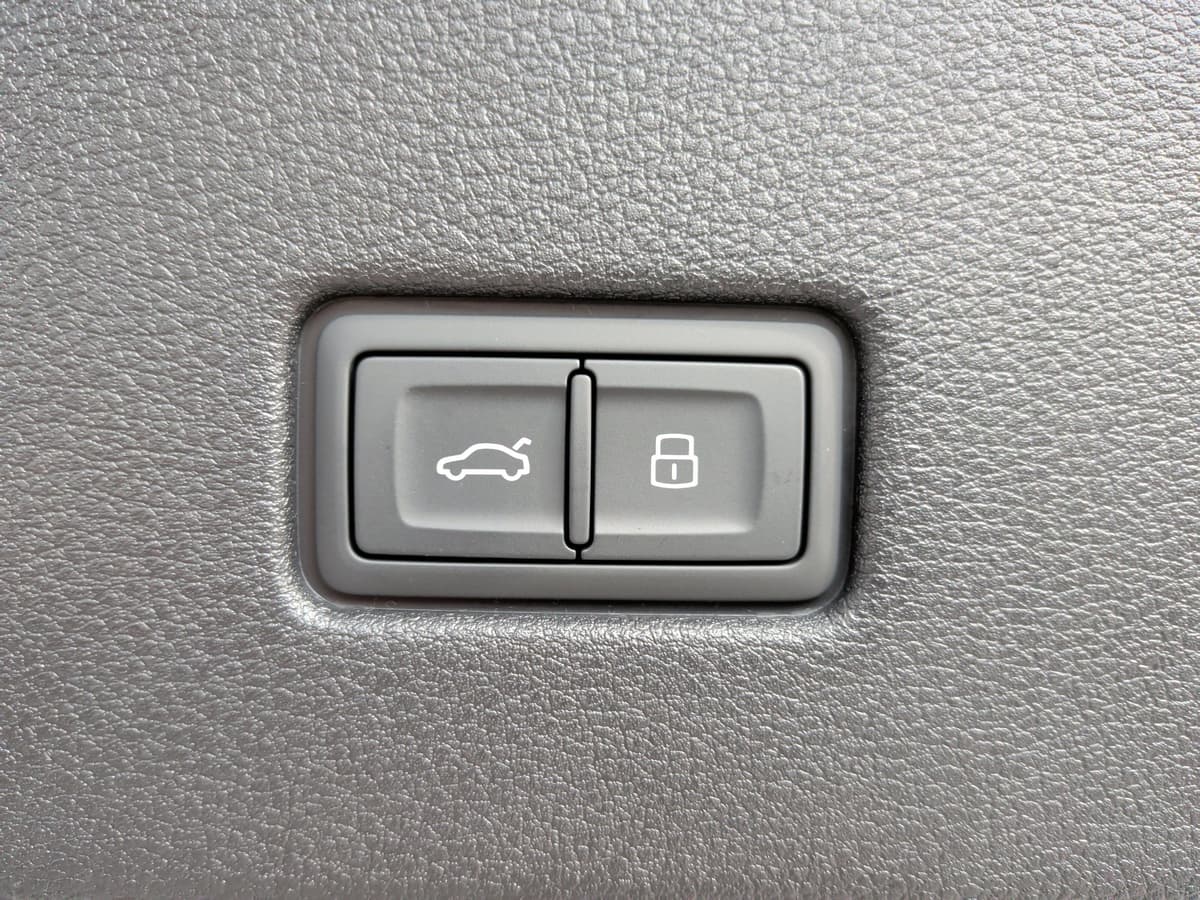 2026 Audi Q8 - Image 42