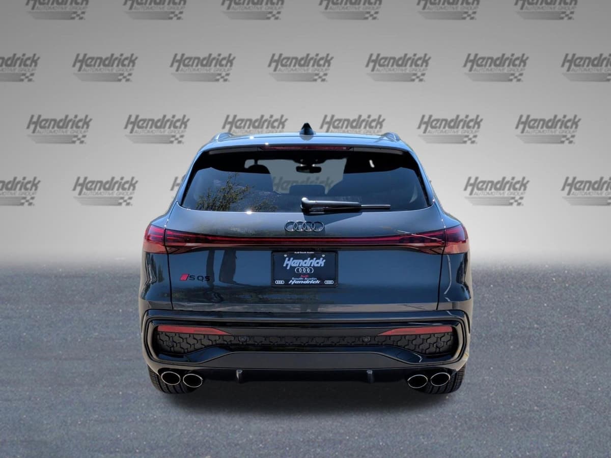 2025 Audi SQ5 - Image 8