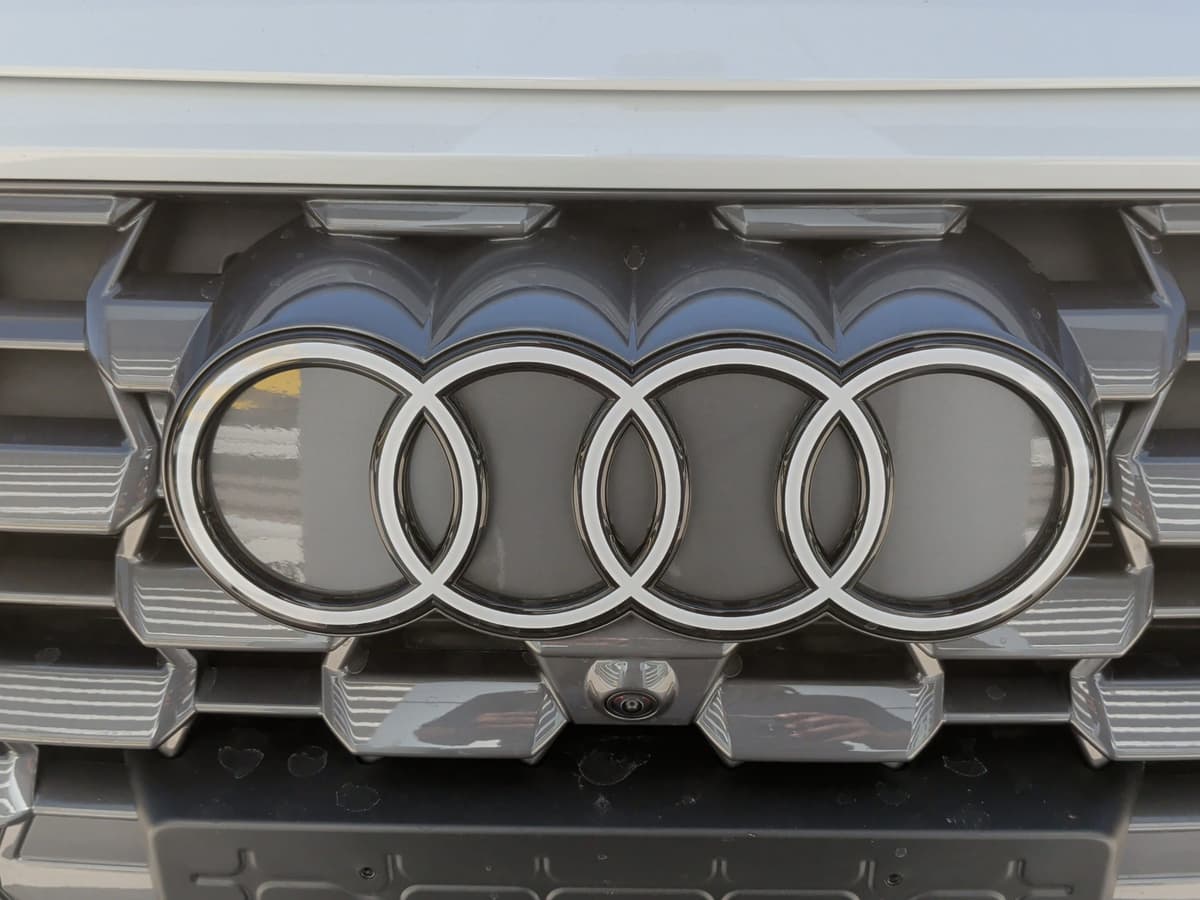 2025 Audi Q5 - Image 12