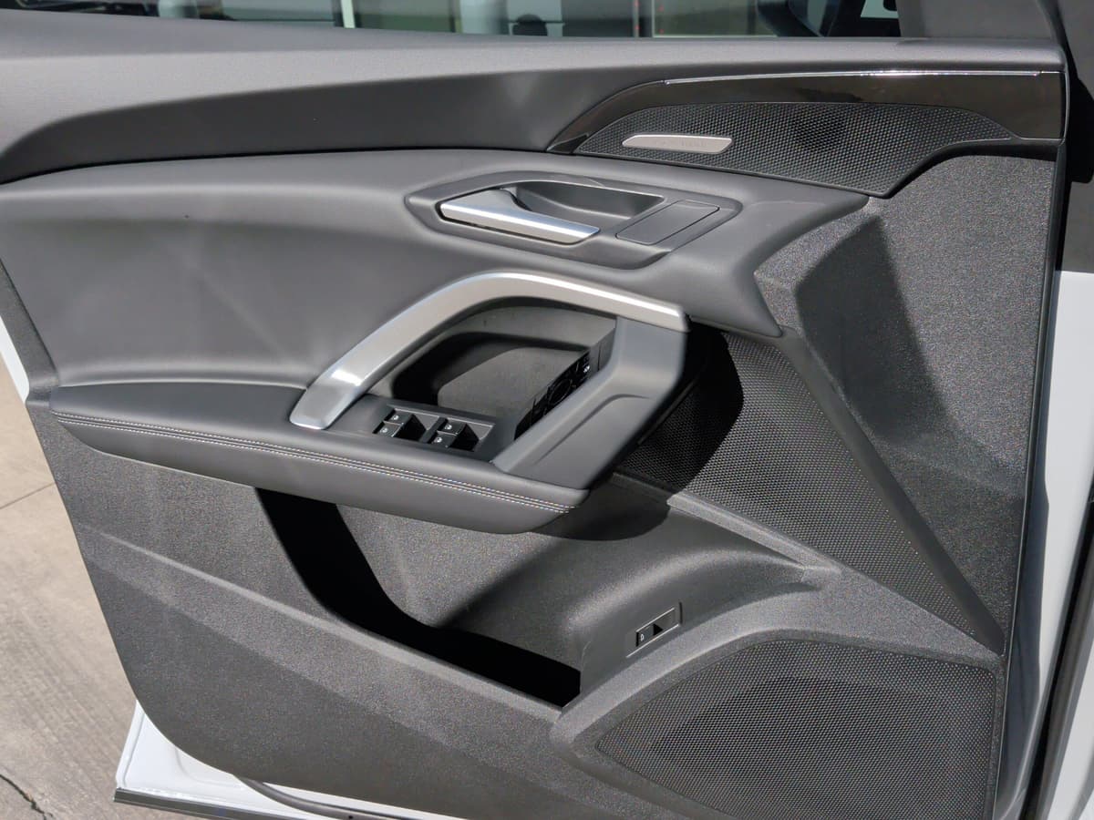 2025 Audi Q5 - Image 28