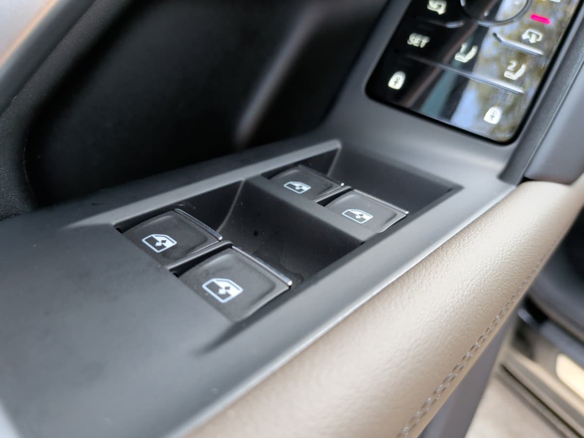 2025 Audi Q5 - Image 14