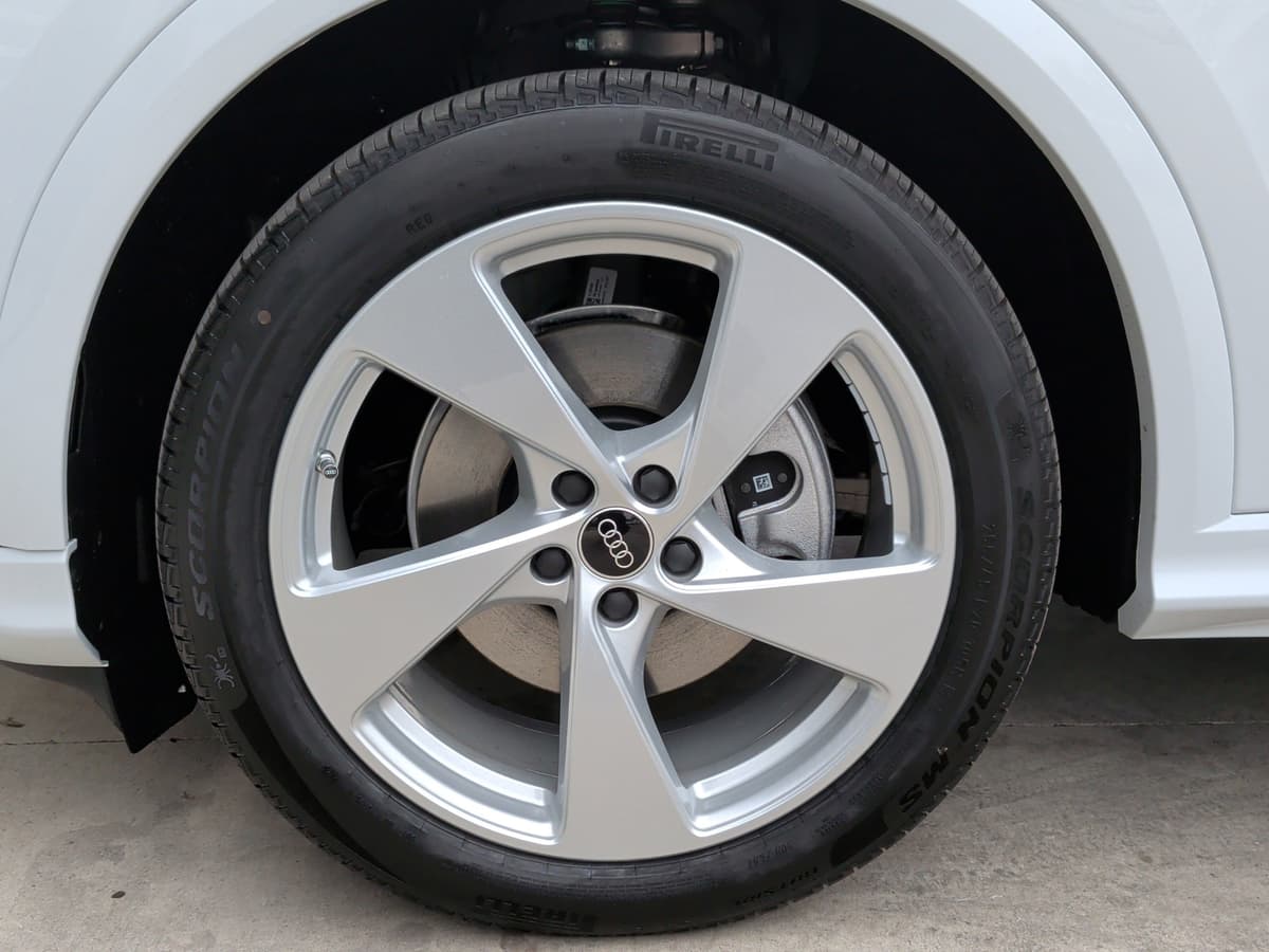 2025 Audi Q5 - Image 36