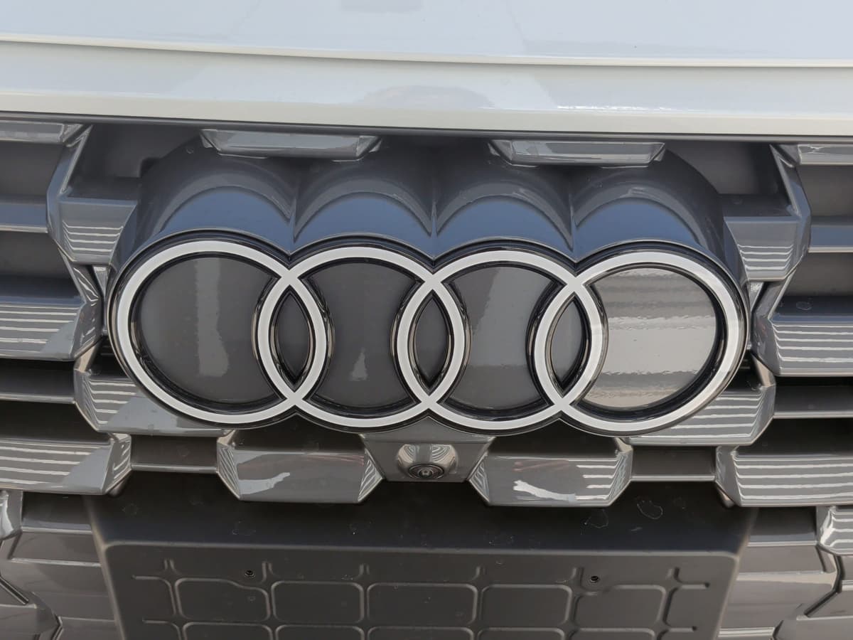 2025 Audi Q5 - Image 12