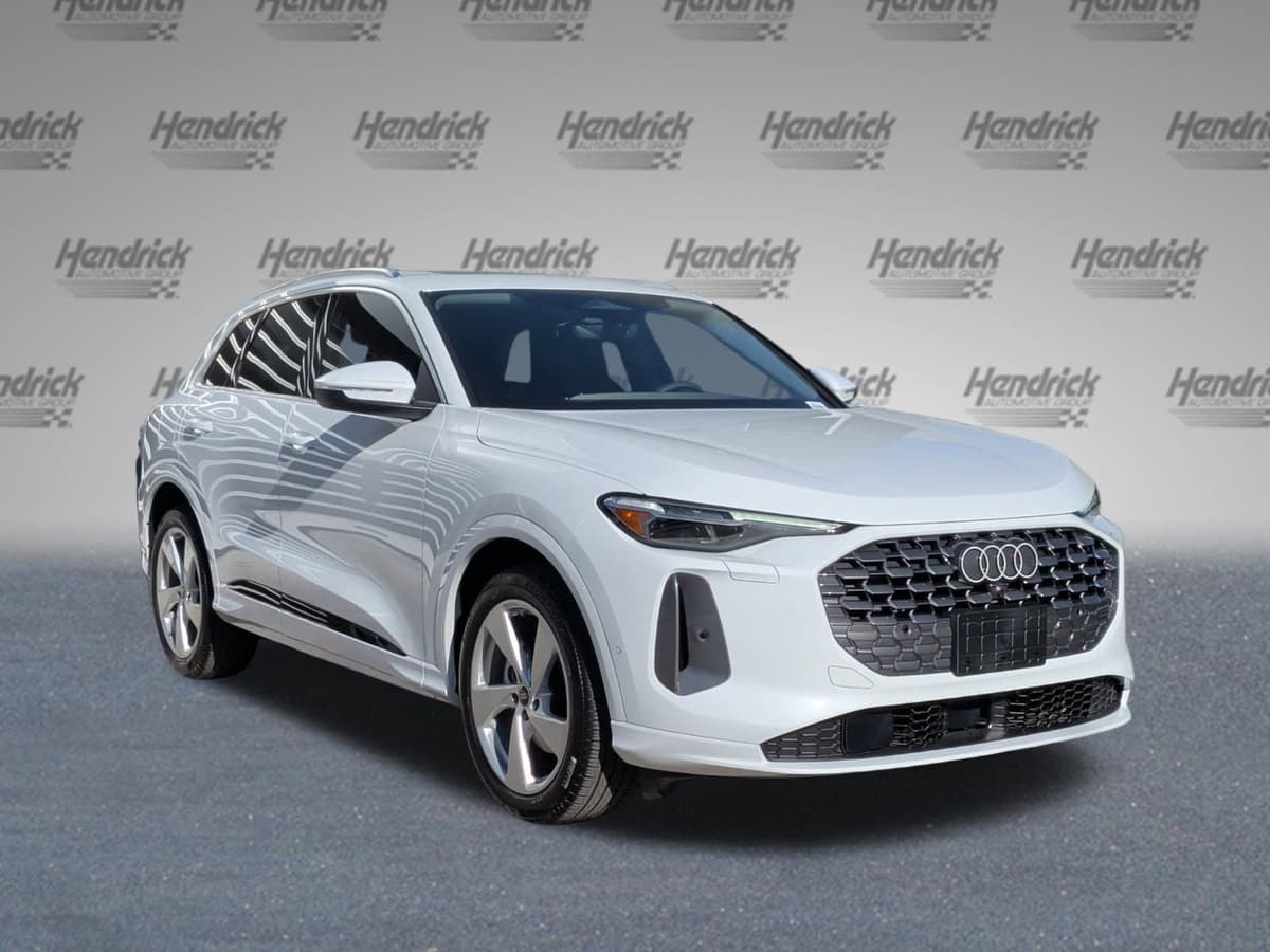 2025 Audi Q5 - Image 2