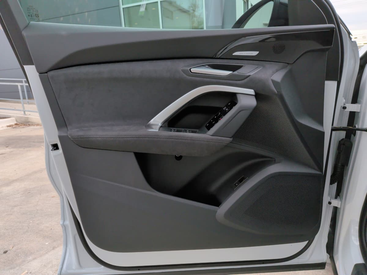 2025 Audi SQ5 - Image 13