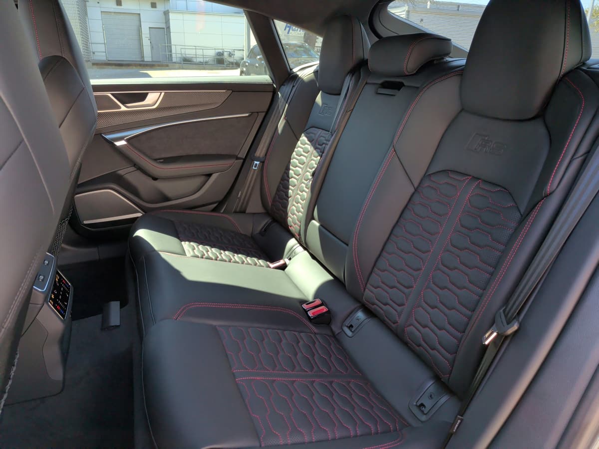 2025 Audi RS 7 - Image 34