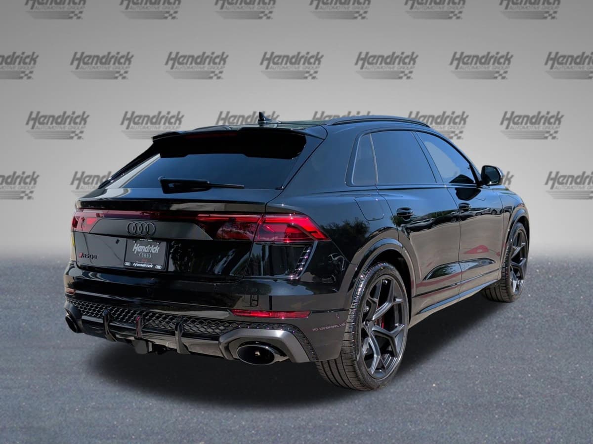2026 Audi RS Q8 - Image 8