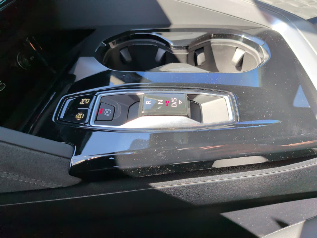 2025 Audi SQ5 - Image 28