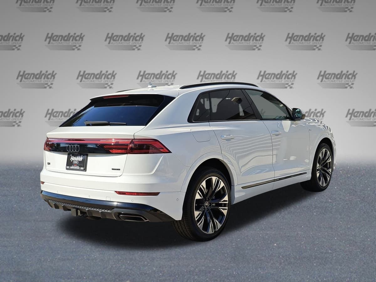 2025 Audi Q8 - Image 9