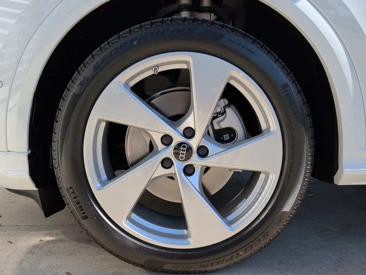 2025 Audi Q5 - Image 35