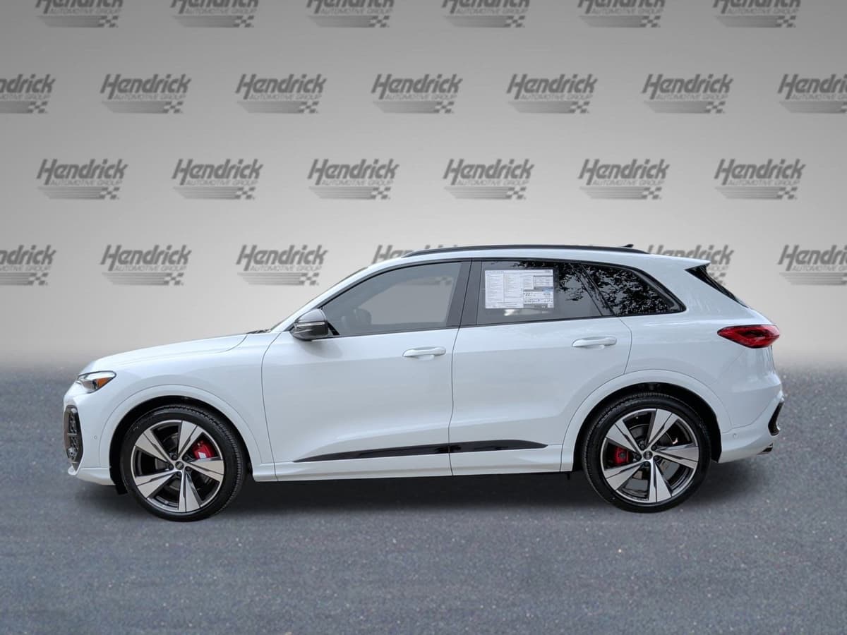 2025 Audi SQ5 - Image 6