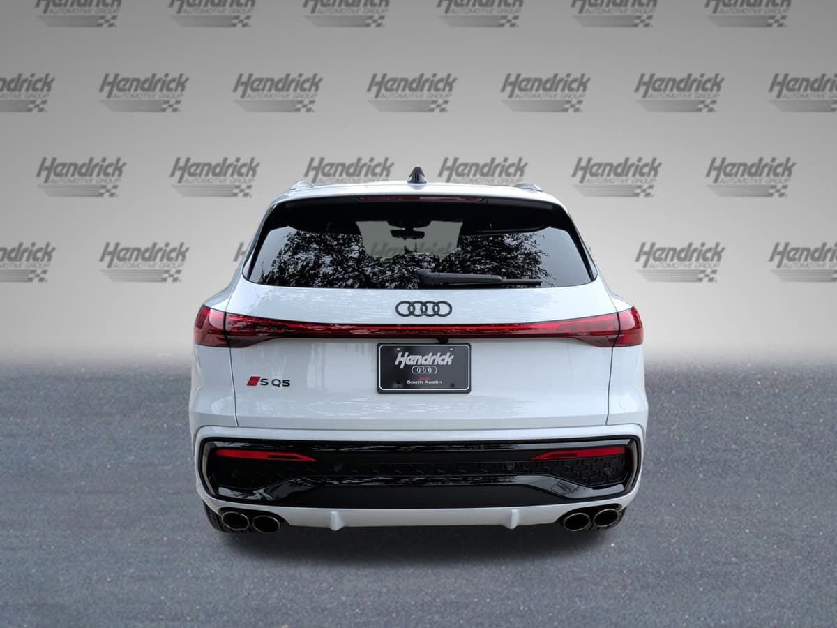 2025 Audi SQ5 - Image 8