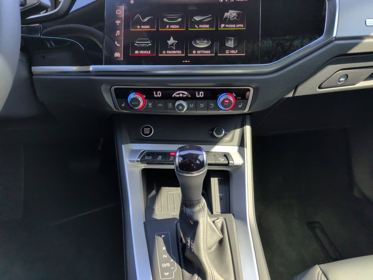 2025 Audi Q3 - Image 31