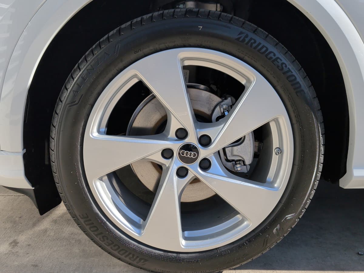 2025 Audi Q5 - Image 35