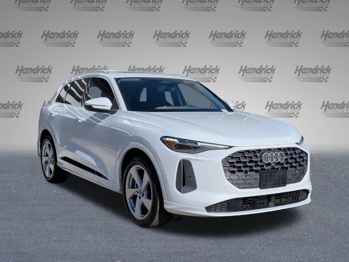 2025 Audi Q5 - Image 2