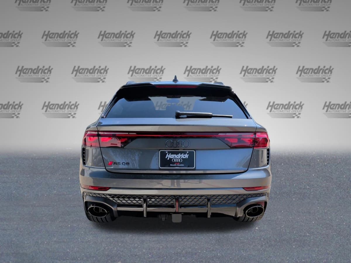 2026 Audi RS Q8 - Image 8