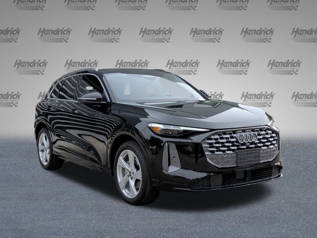 2025 Audi Q5 - Image 2