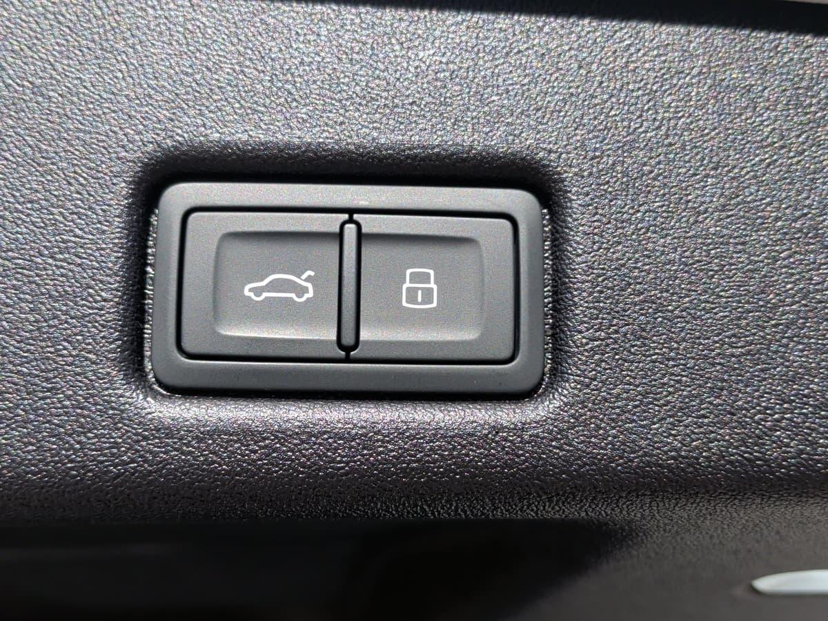 2025 Audi Q5 - Image 33