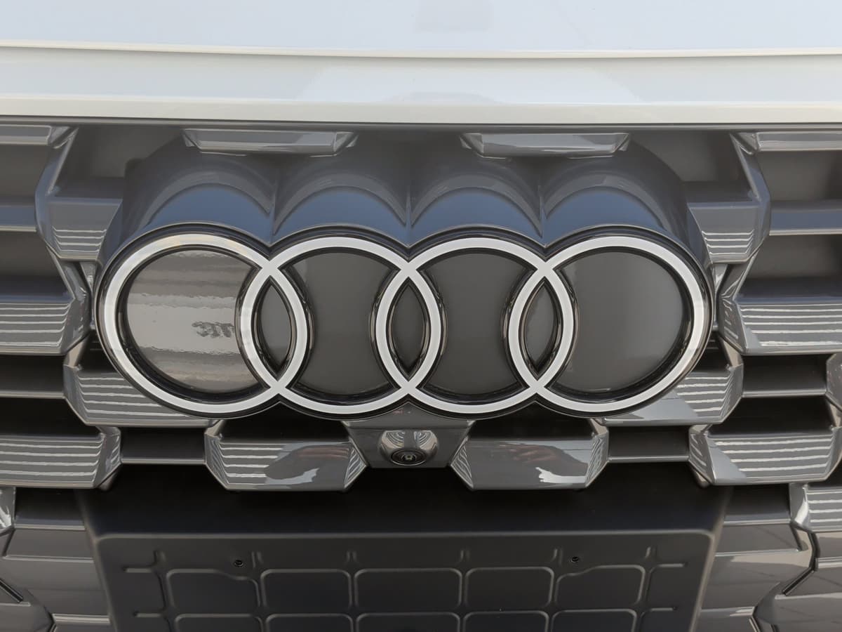 2025 Audi Q5 - Image 12