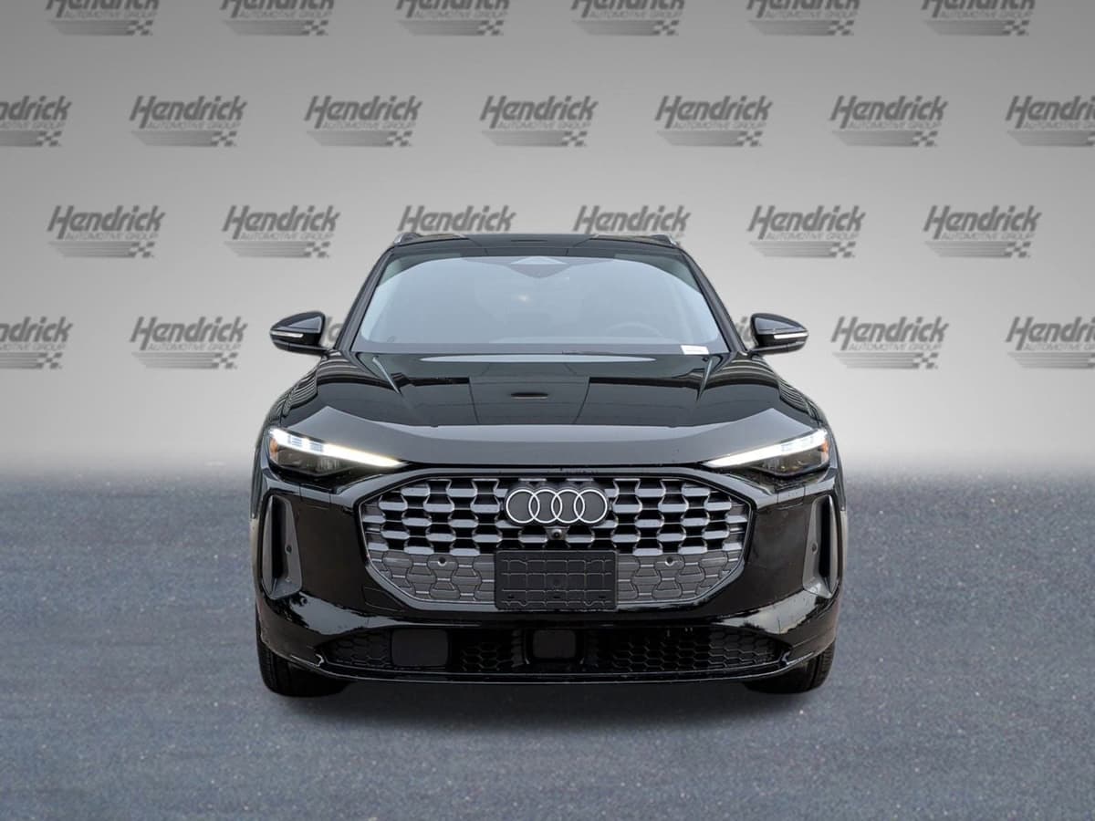 2025 Audi Q5 - Image 3