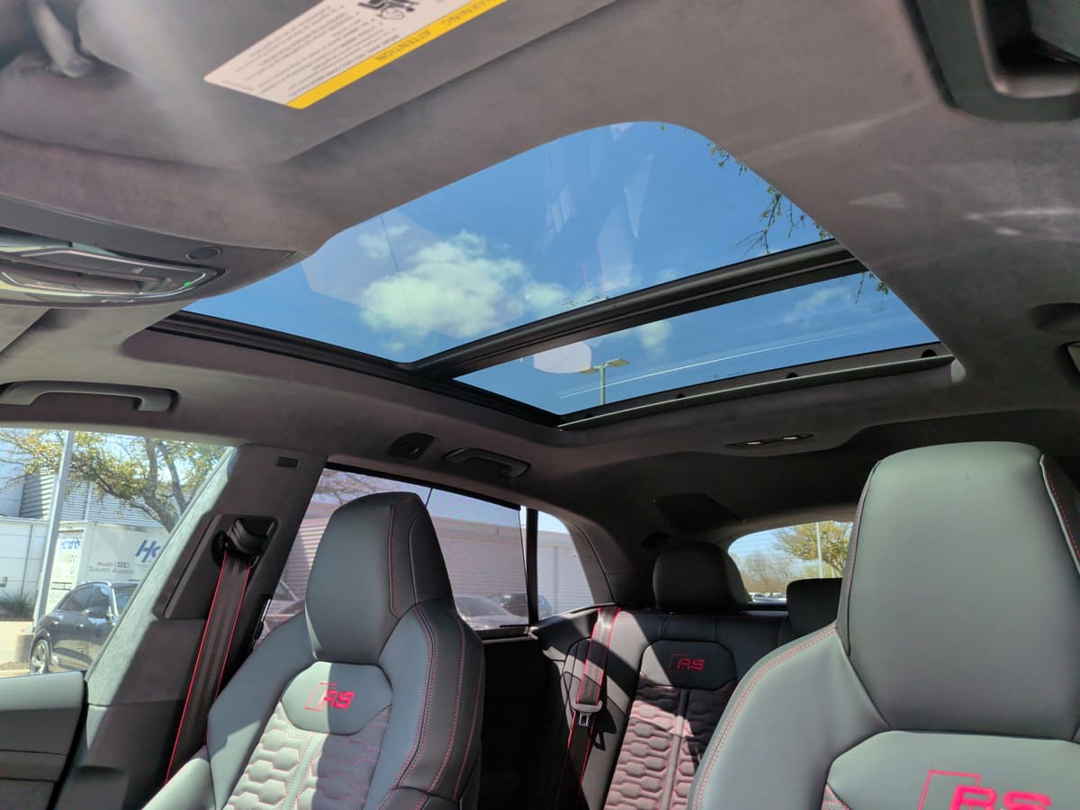 2026 Audi RS Q8 - Image 31