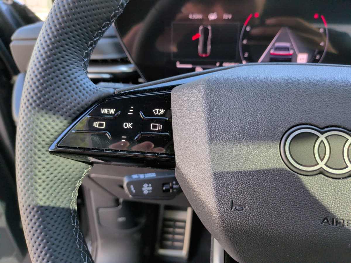 2025 Audi SQ5 - Image 20