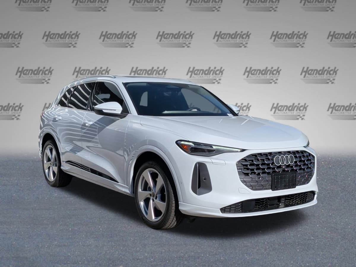 2025 Audi Q5 - Image 2