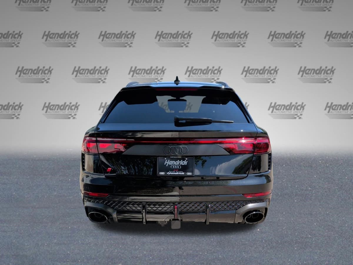 2026 Audi RS Q8 - Image 7