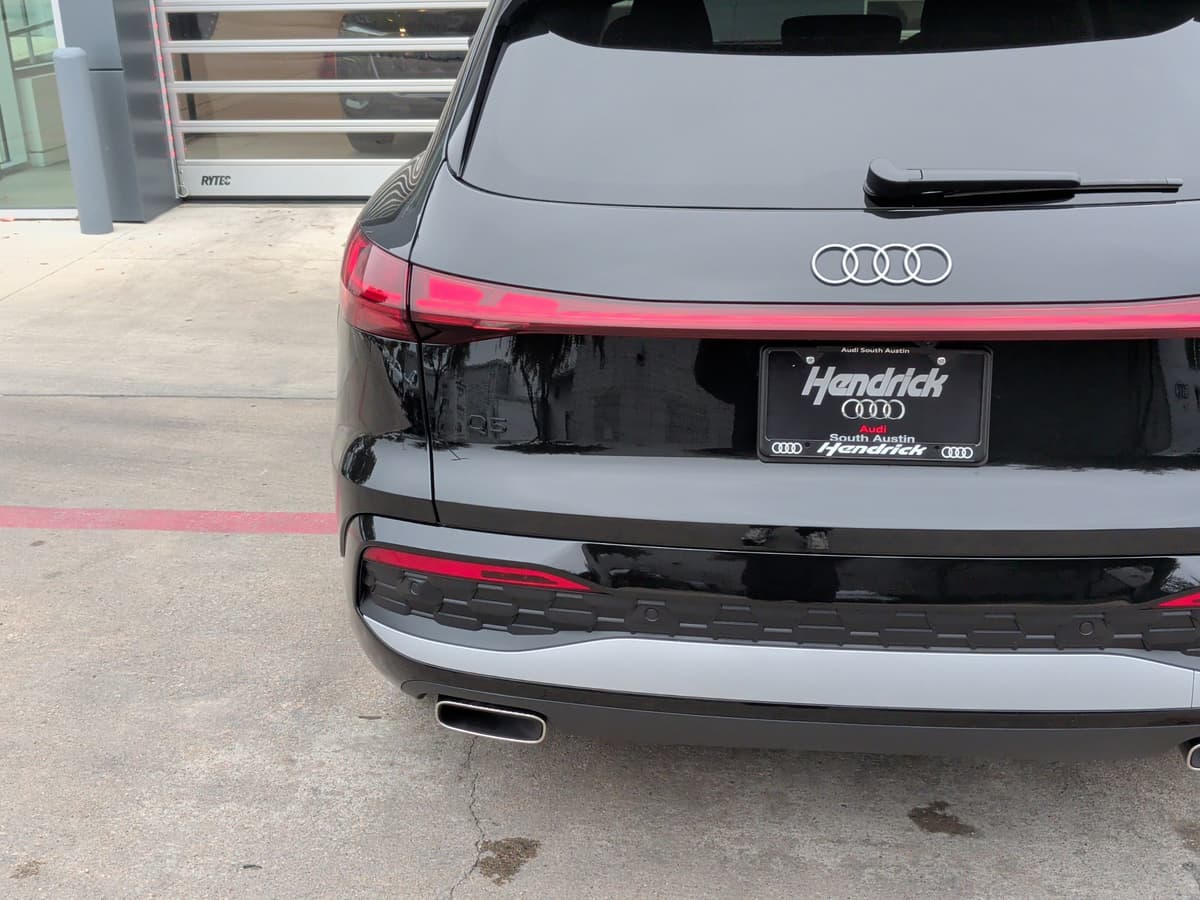 2025 Audi Q5 - Image 15