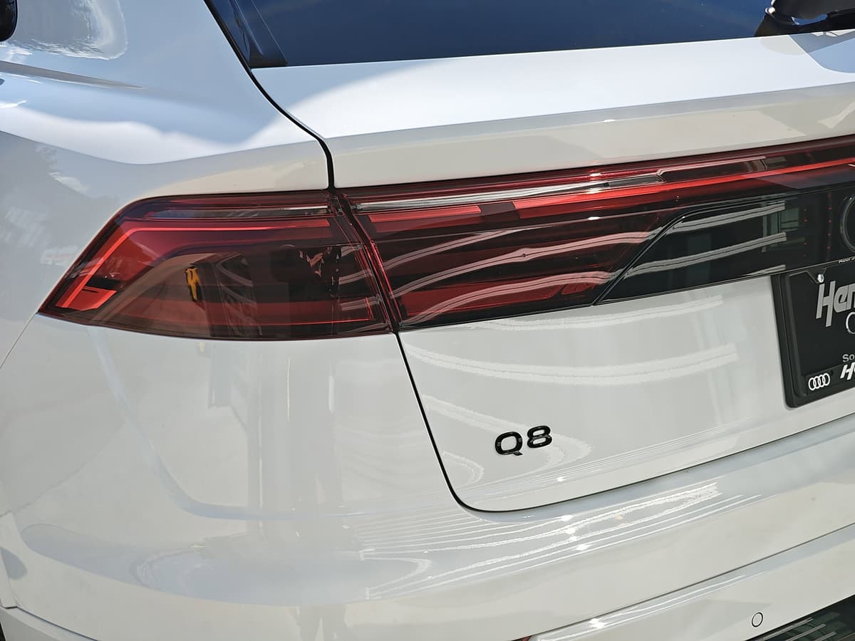 2025 Audi Q8 - Image 13