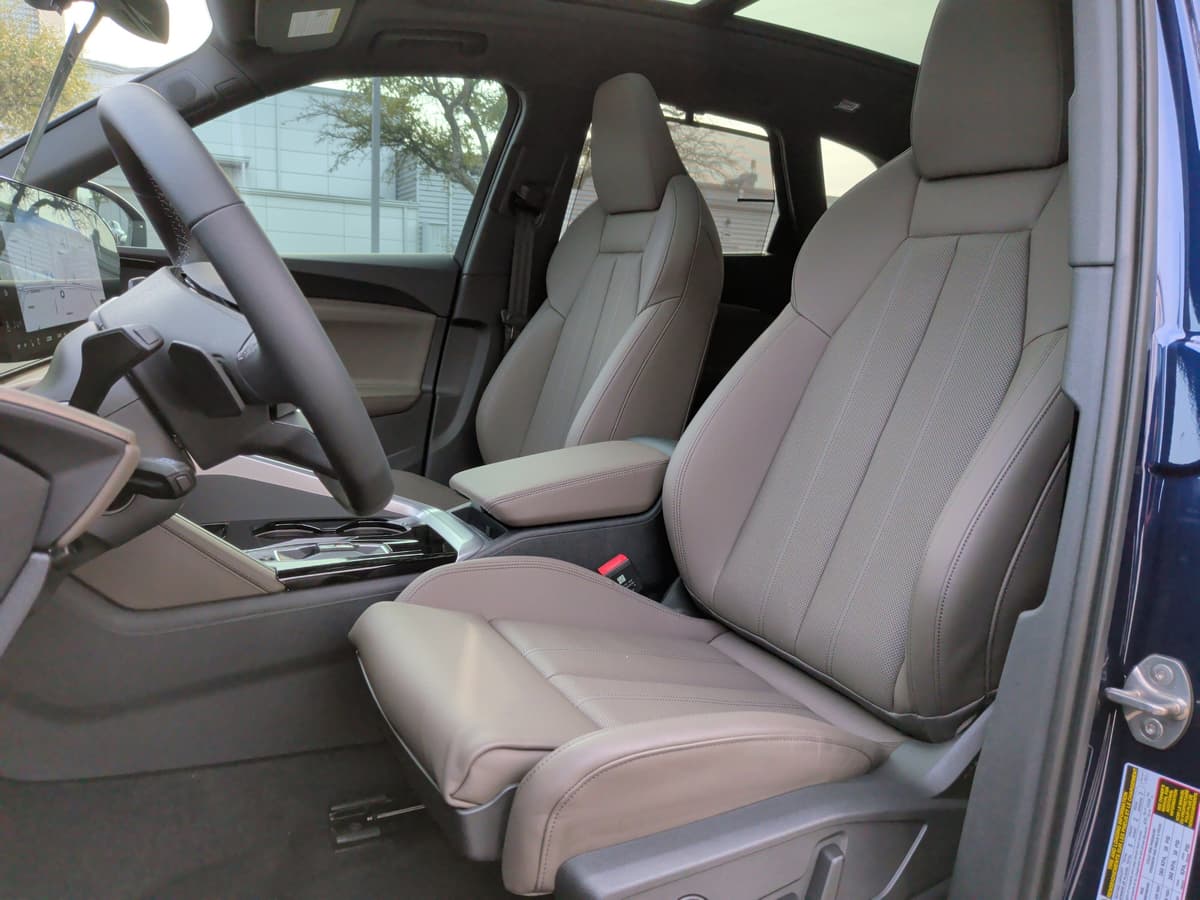 2025 Audi Q5 - Image 15